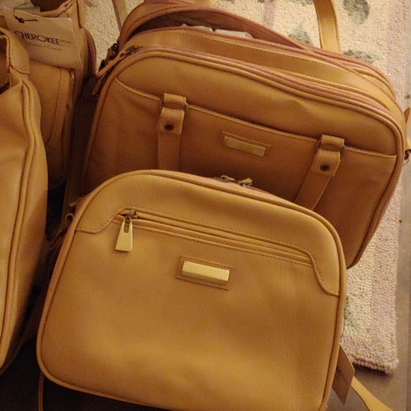 👛4 tan purses 👛 - Picture 4 of 4